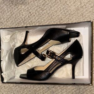 “Boutique 9” Leather Black Heels w/Gold Buckle (NEW)!